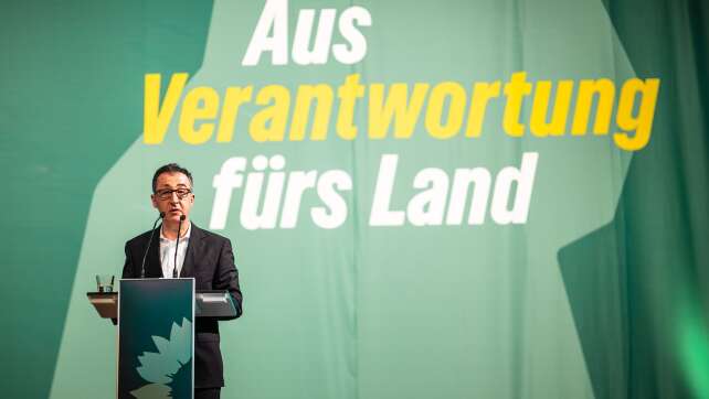Grüne und CDU stimmen Koalitionsvertrag im Südwesten zu