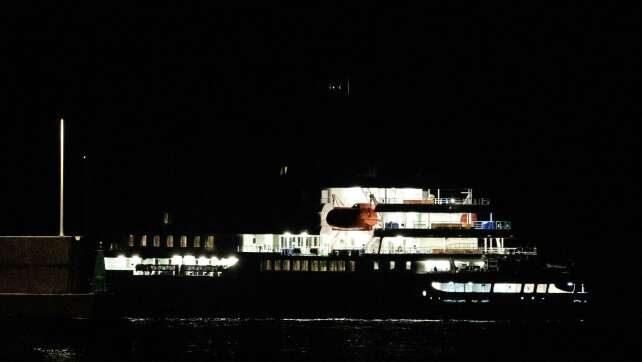 Von Virusausbruch betroffenes Schiff in Teneriffa angekommen