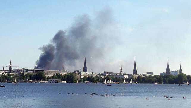 Brand auf Baustelle in Hamburgs Hafencity