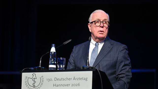 Ärztepräsident: Spargesetz auf «Hold» stellen