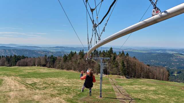 Längste Fly-Line der Welt eröffnet am Almberg in Mitterdorf – Schwebespaß auf 2000 Metern