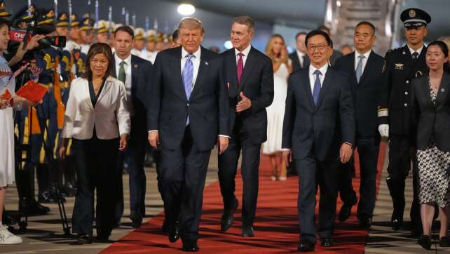 US-Präsident Trump erreicht Peking zu China-Besuch