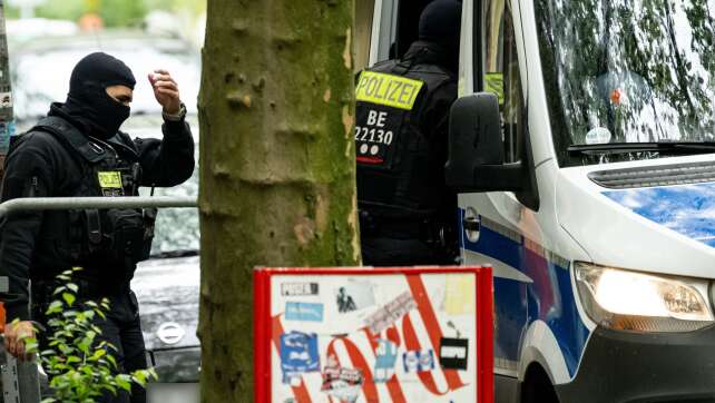 Großrazzia gegen «Schutzgeld»-Bande – Neun Männer gefasst