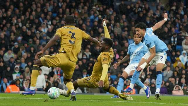 Man City schlägt Palace 3:0 - Titelrennen bleibt spannend