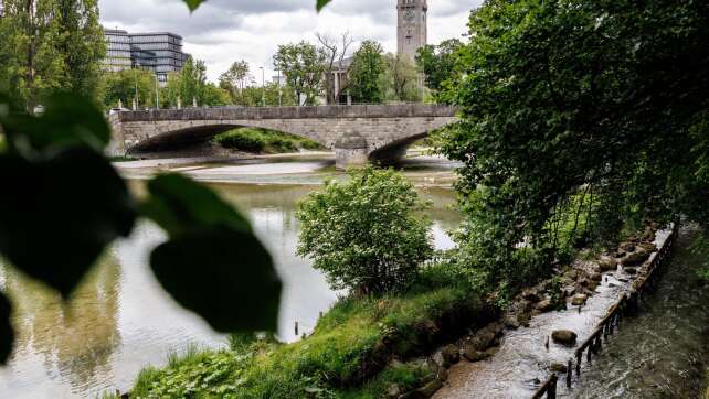 Zweijähriger nach Sturz in Isar gerettet