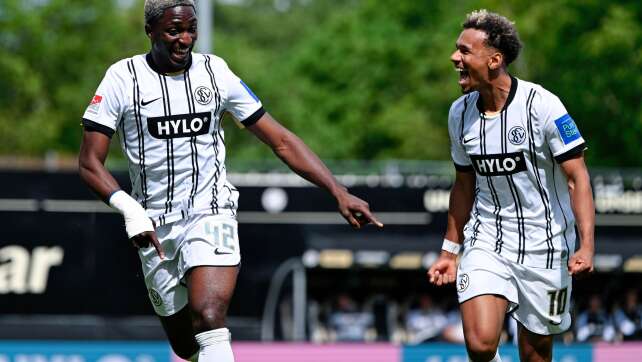 Elversberg erstmals Bundesligist - Relegation mit Paderborn