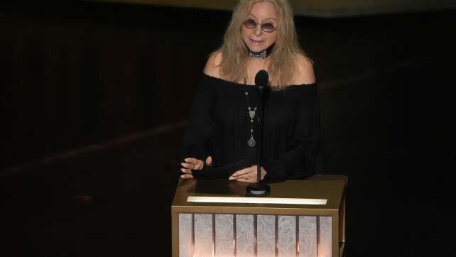 Nach Knieverletzung: Barbra Streisand sagt Cannes-Besuch ab