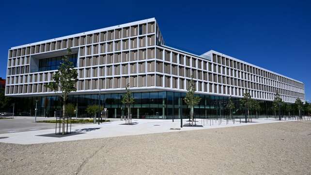«Prunkpalast» - Neues Münchner Strafjustizzentrum eingeweiht