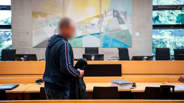 Angeklagter schweigt nach Tod von Mädchen vor 32 Jahren