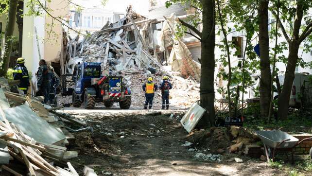 Wettlauf gegen die Zeit - Per Hand nach Vermissten gesucht