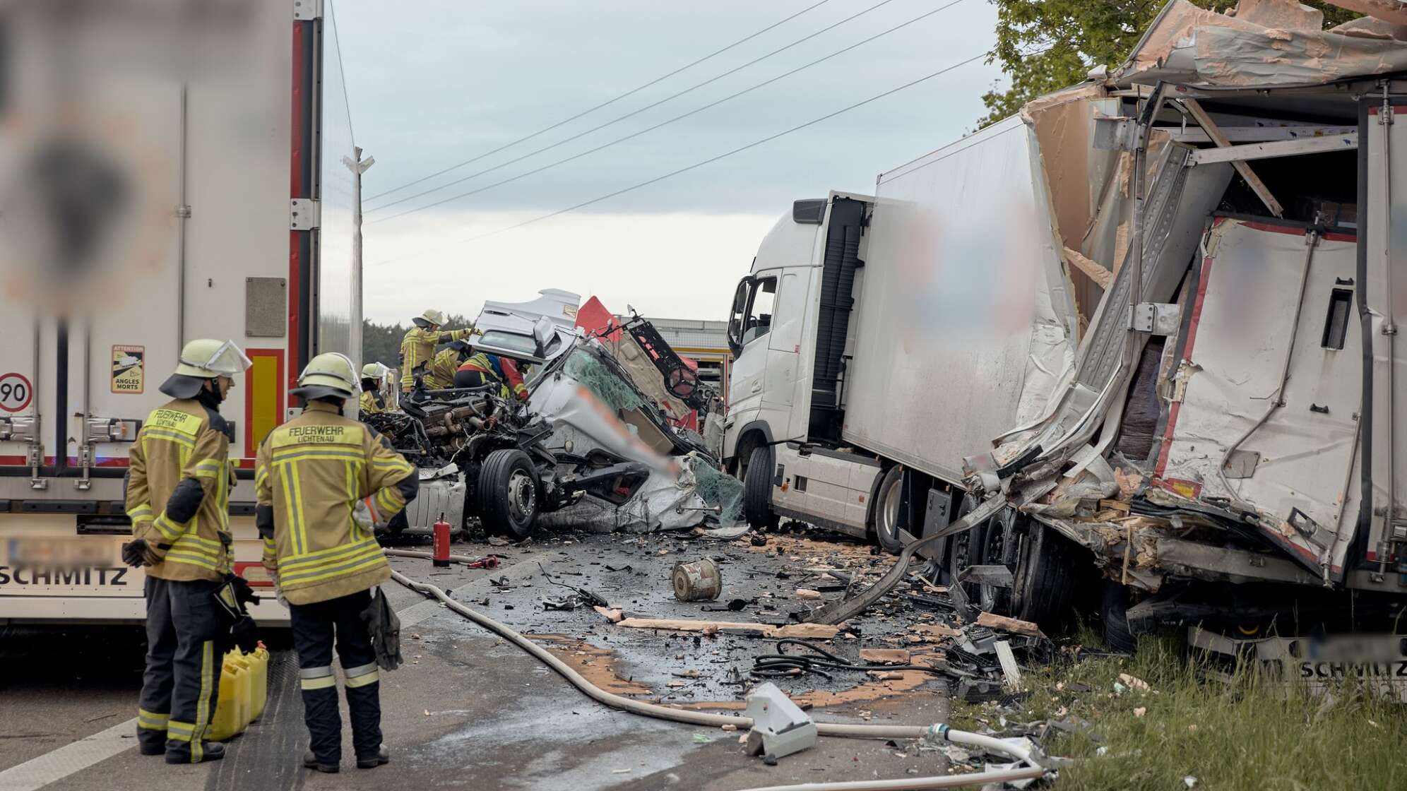 Schwerer Lkw-Unfall auf der A6 zwischen Lichtenau und Ansbach