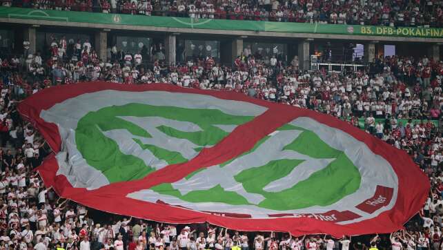 Massiver Fanprotest gegen den DFB bei Pokalfinale