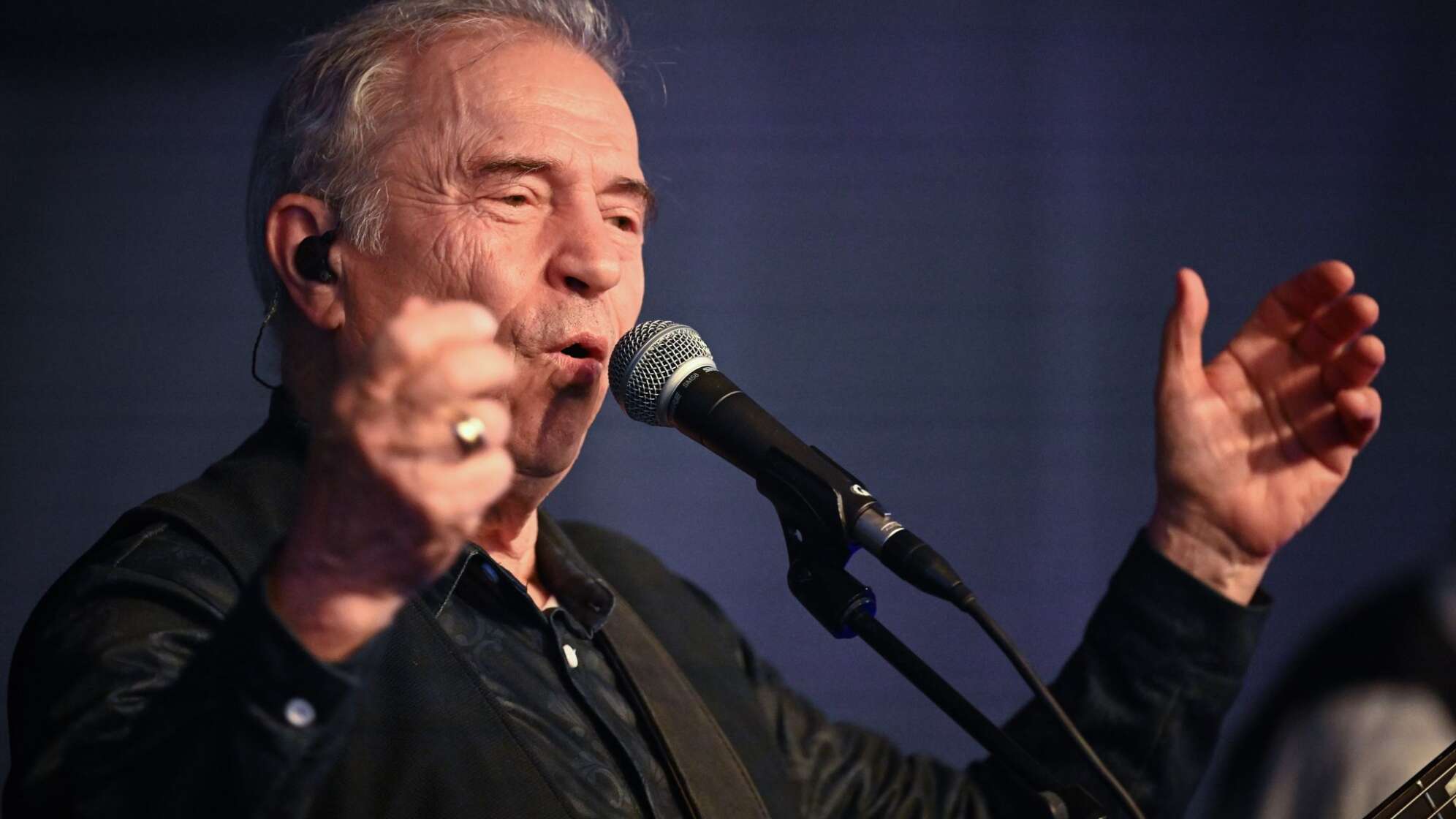 Sänger und Bassist Günther Sigl