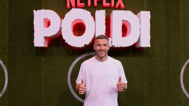 Lukas Podolski: Premiere nach Rücktritt