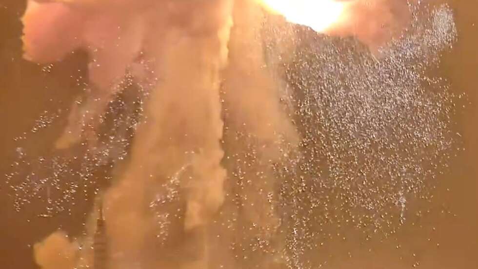 Feuerball: Bezos-Rakete explodiert bei Test vor dem Start