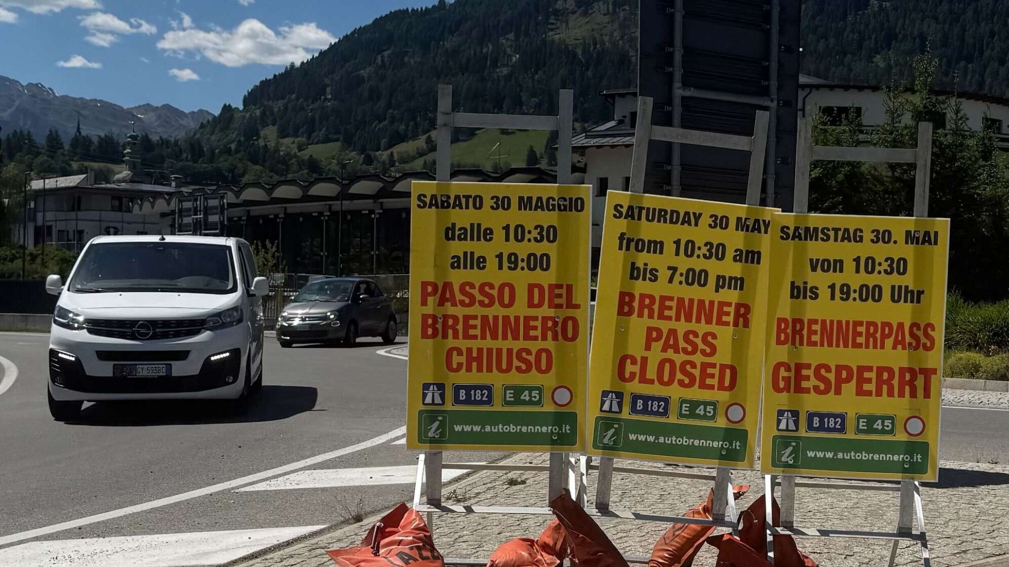 Vor Brennerautobahn mit Totalsperre