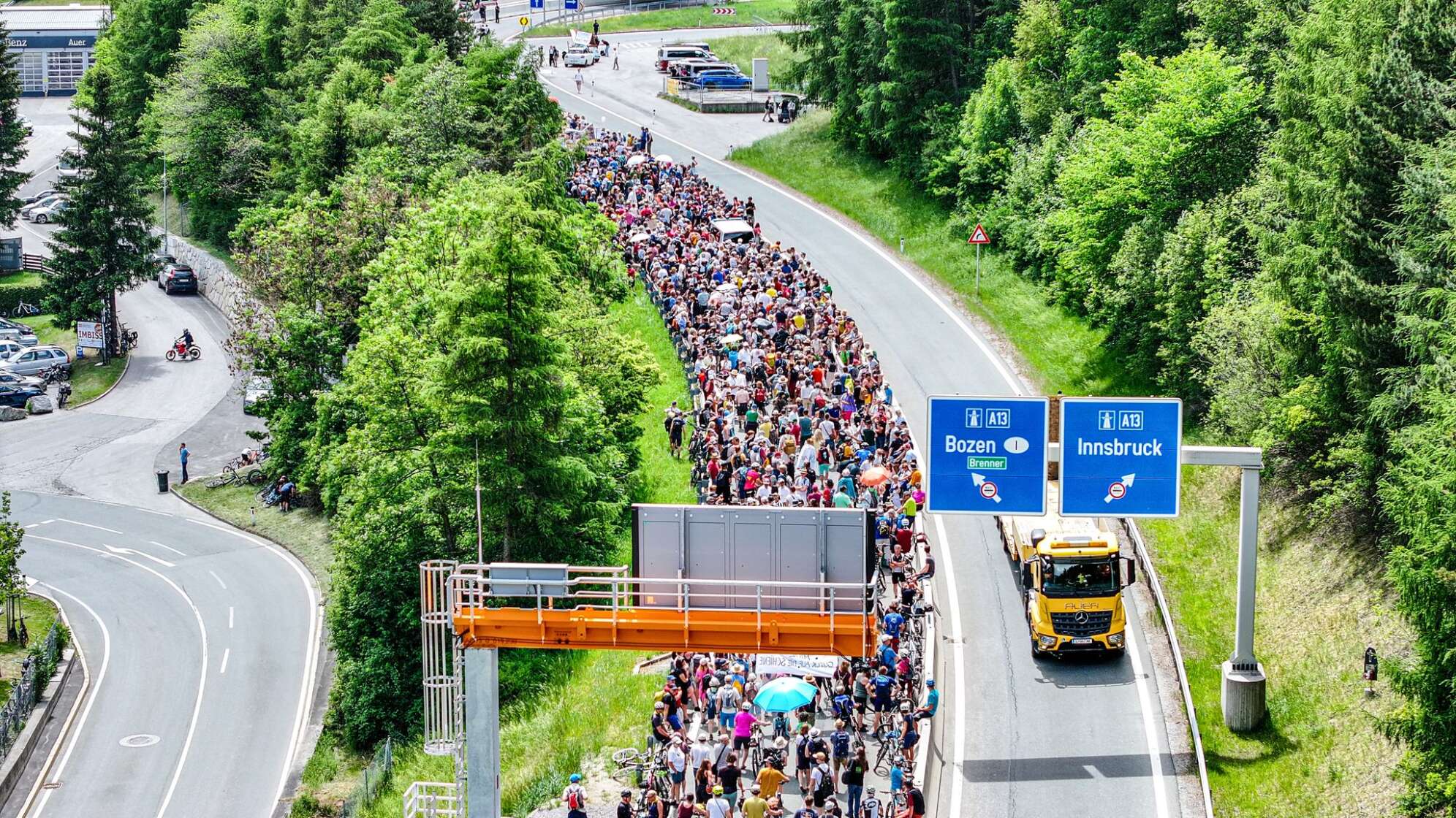 Demonstration und Totalsperre auf Brennerautobahn