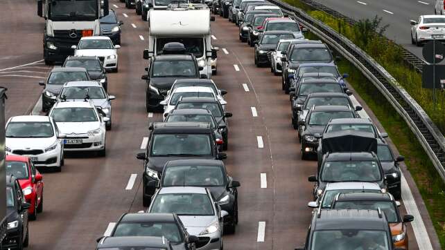 Drei Auffahrunfälle auf A7 – fünf Verletzte, darunter Kinder