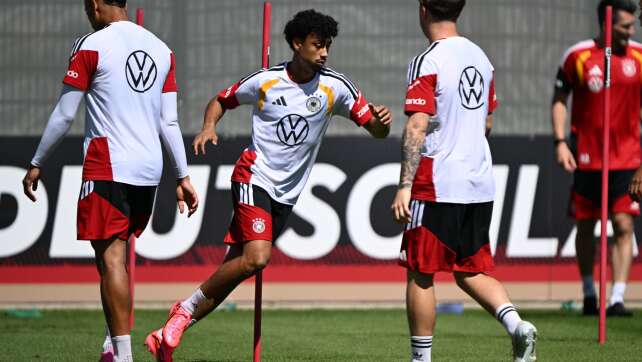 WM-Test gegen Finnland mit Frankfurts Brown in der Startelf