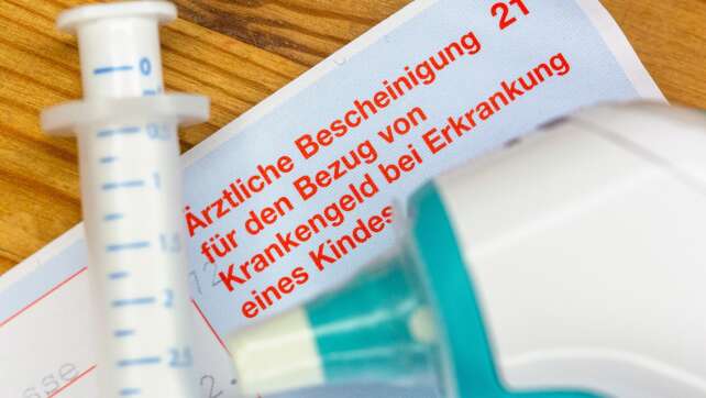 AOK: Kinderkrankentage nehmen immer noch meistens Frauen