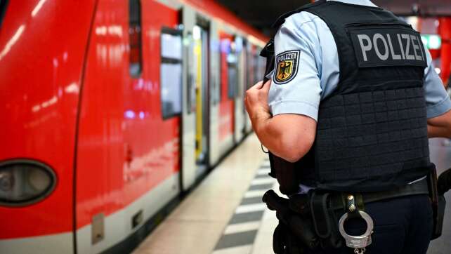 S-Bahn-Fahrer geschlagen und Ticketkontrolleur angegriffen