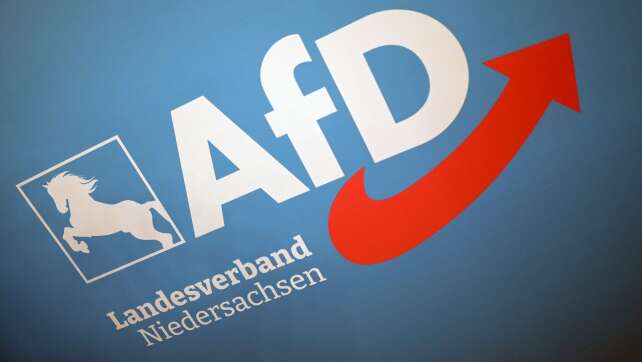 Verfassungsschutz darf AfD Niedersachsen vorerst hochstufen