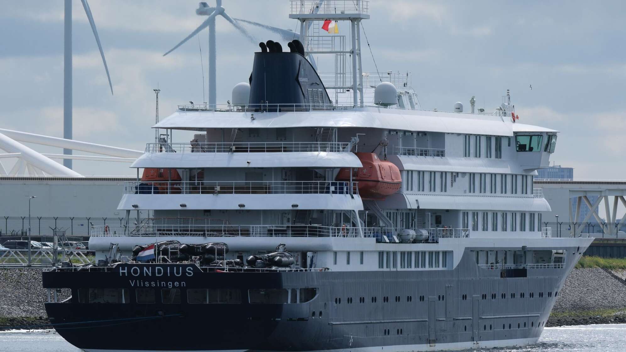 Ankunft des Kreuzfahrtschiffs «Hondius» im Hafen von Rotterdam