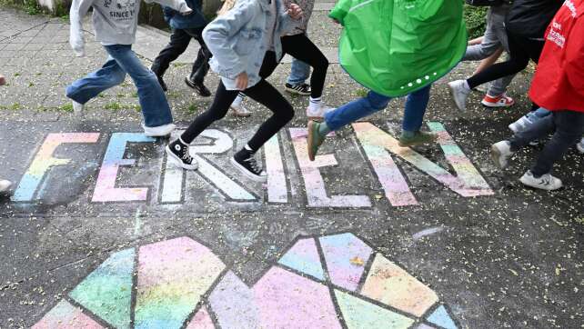 Lehrer fordern: Sommerferien nicht vor Anfang Juli