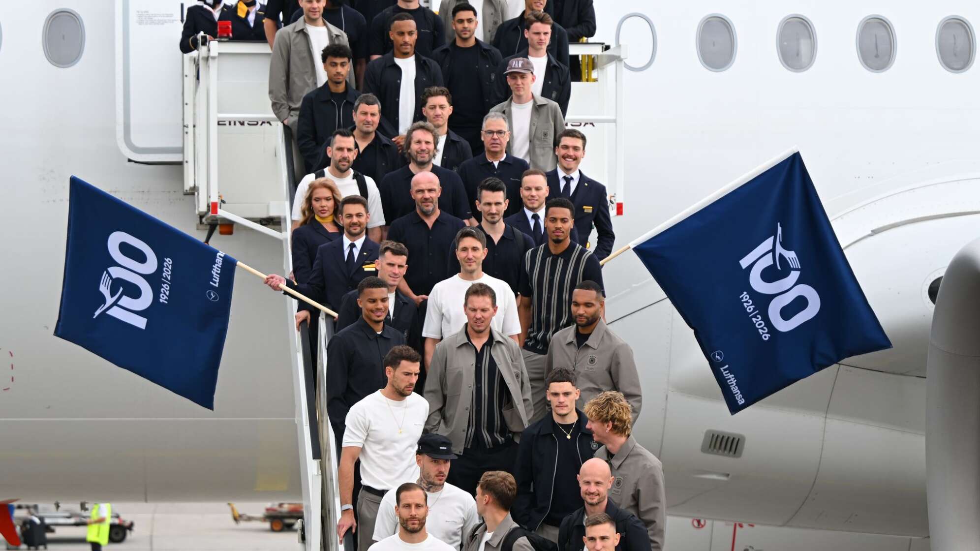 WM-Vorbereitung - Abflug Fußball-Nationalmannschaft