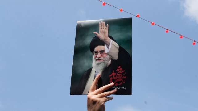 Iran bereitet Beisetzung von Chamenei vor