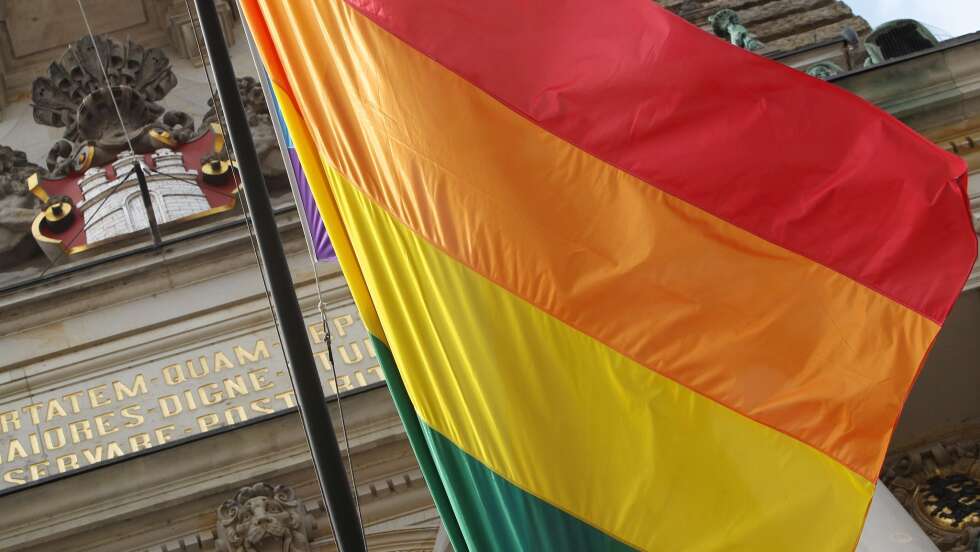 Aschaffenburg hisst Flaggen zum CSD - aber nicht am Rathaus