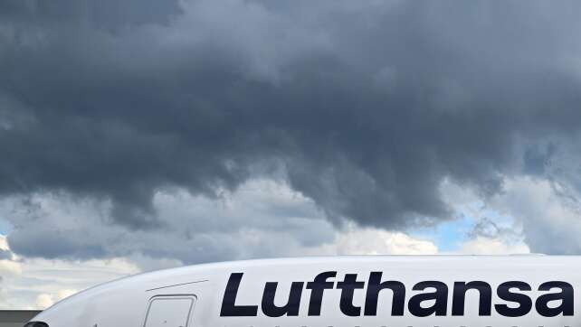 Bugfahrwerk knickt ein – Verletzte am Frankfurter Flughafen