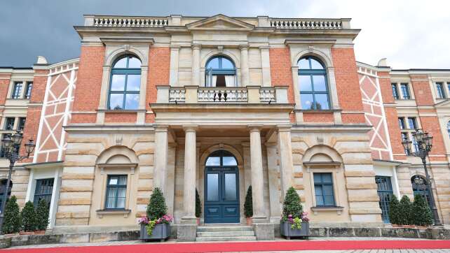 Kostenschock - Bayreuther Festspiel-Jubiläum ohne Festmeile
