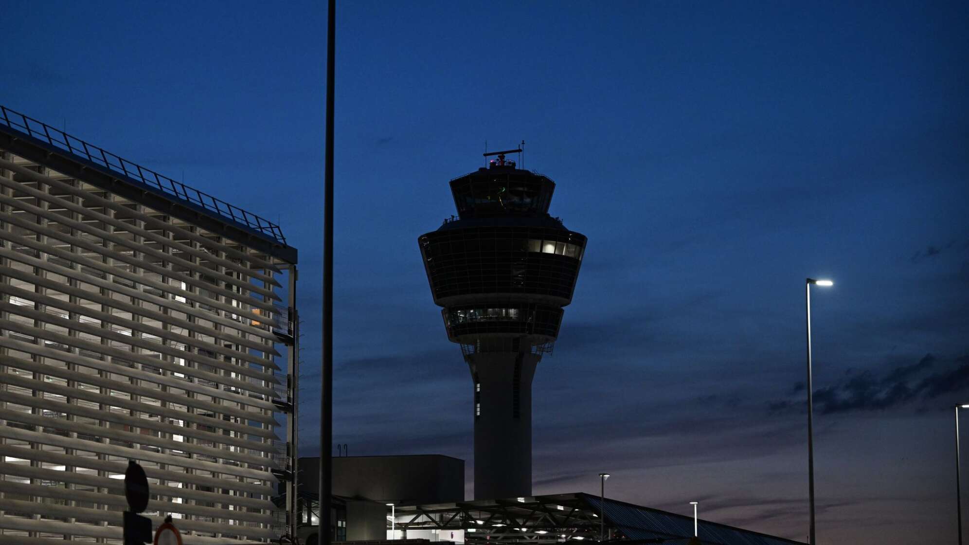 Flughafen München stellt Betrieb ein