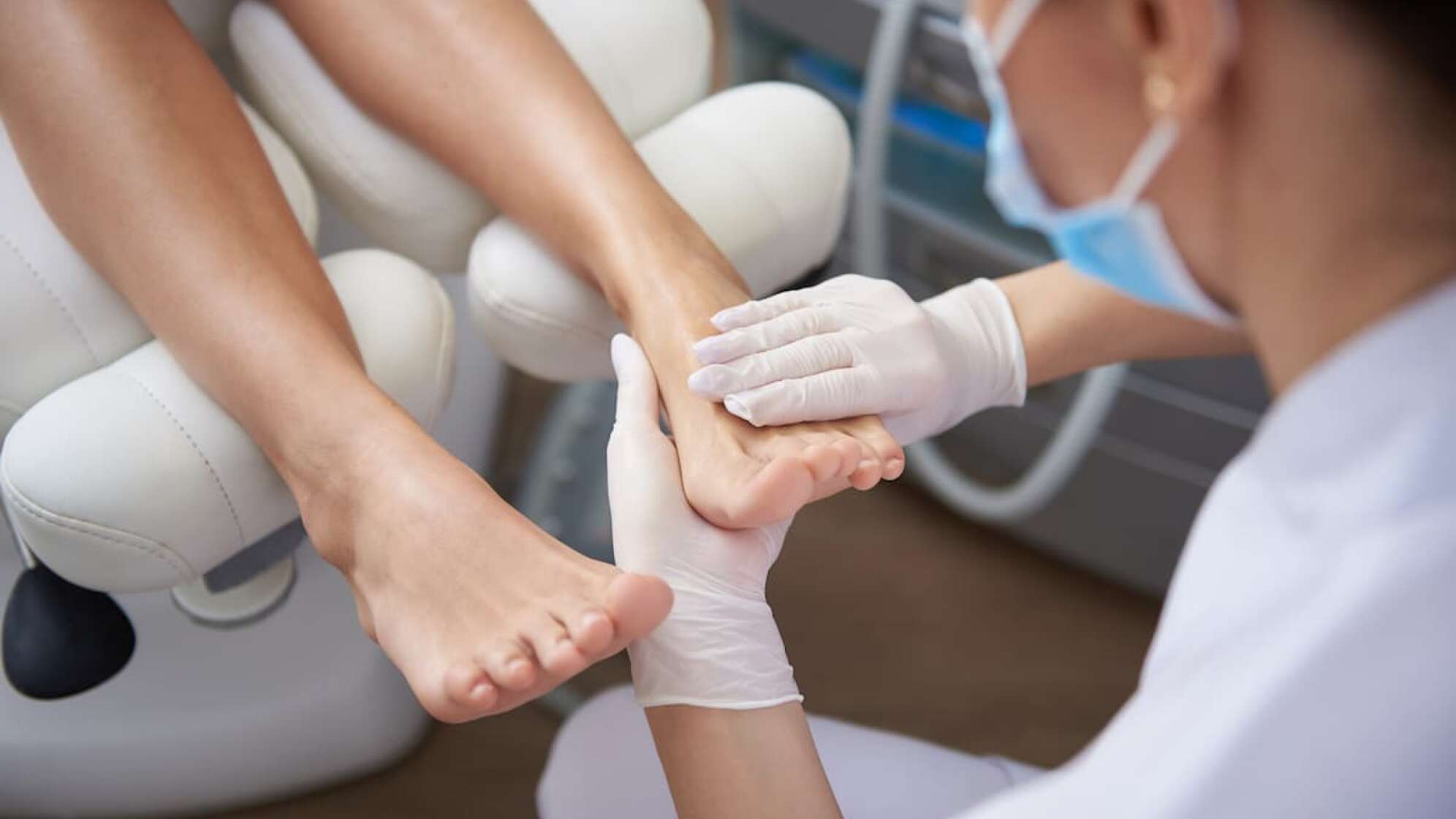 Für alle fleißigen Füße: Regelmäßige Pflege entspannt und beugt Schmerzen vor