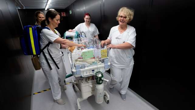Mit den Patienten im Bett: Münchner Klinik zieht um