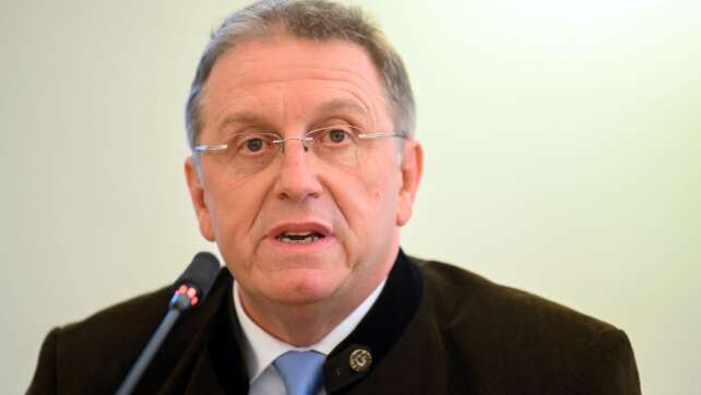 AfD-Mann geehrt - Wie weit reicht die Brandmauer der CSU?