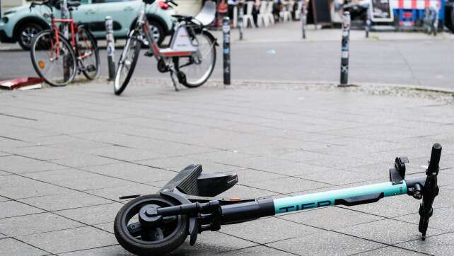 Umfrage: Mehrheit will strengere Regeln für E-Scooter