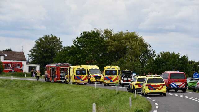 Auto fährt in Schülergruppe in Niederlanden – Vier Tote