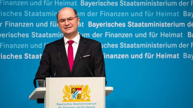 Dialekt und Glasfaserausbau - Bayerns neue Heimatstrategie