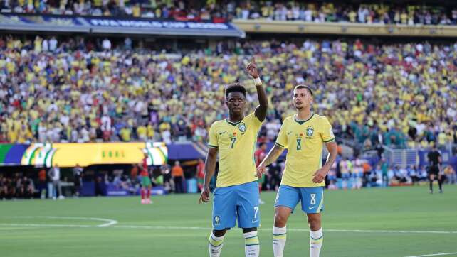 Dank Vinícius Júnior: Brasilien wendet Fehlstart ab