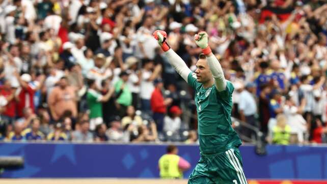 Manuel Neuer mit Comeback WM-Rekordtorwart
