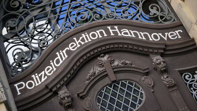 Fünf Polizisten in Hannover vorläufig des Dienstes enthoben