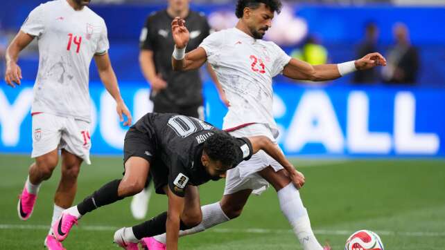 Iran trotzt politischem Druck - 2:2 gegen Neuseeland