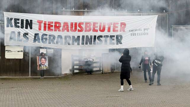 Protest auf Hof – Felßner spricht von «Terroristen»