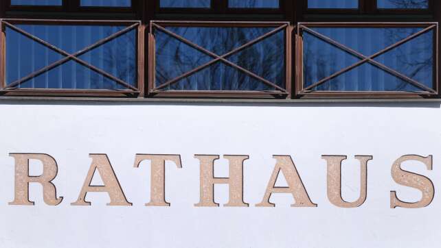 Etwas mehr Frauen in Kommunalparlamenten - Zuwachs gering