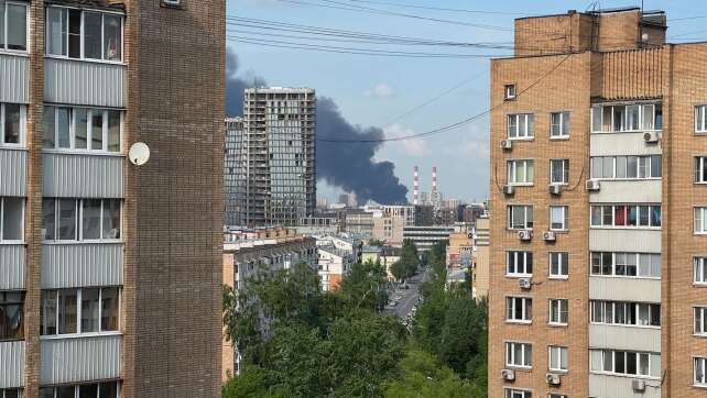 Ukrainische Drohnen treffen Raffinerie in Moskau