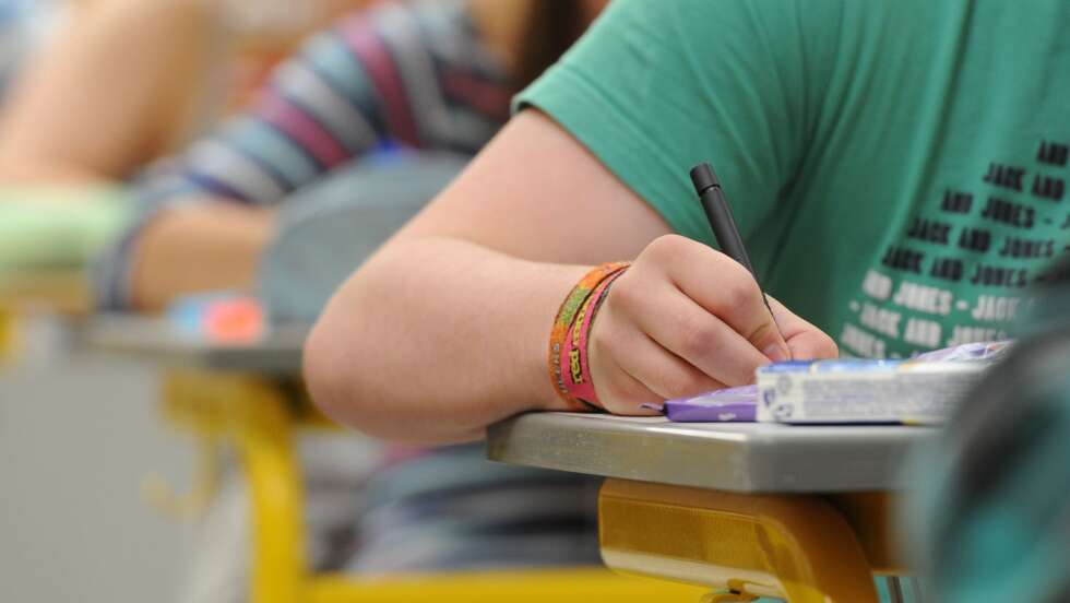 Prüfungsreform an bayerischen Schulen: So reagieren Lehrerverbände und Politik auf die neuen Prüfungsformate und weniger Schulaufgaben