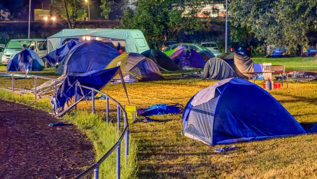 Blitzschlag trifft Sportfest: Ein Mensch schwer verletzt