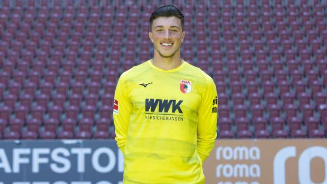 FC Augsburg verlängert mit Torwarttalent - und verleiht es